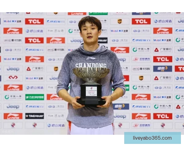 丁彦雨航24岁荣膺MVP燃起闯NBA梦想 蝉联MVP后决心更加坚定